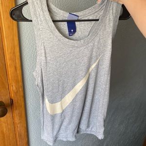 gray nike tank top